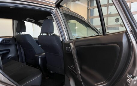 Toyota RAV4, 2017 год, 2 911 200 рублей, 15 фотография