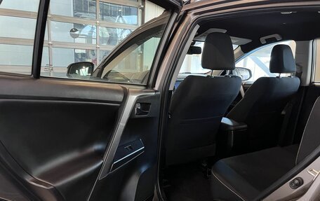 Toyota RAV4, 2017 год, 2 911 200 рублей, 21 фотография