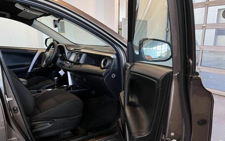 Toyota RAV4, 2017 год, 2 911 200 рублей, 23 фотография