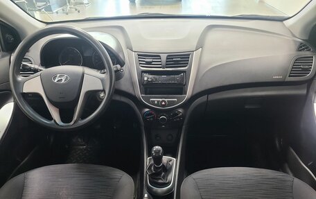 Hyundai Solaris II рестайлинг, 2015 год, 796 000 рублей, 16 фотография