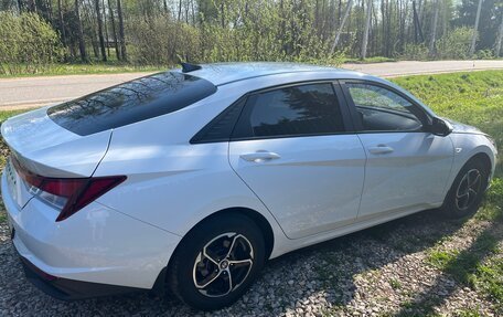 Hyundai Elantra, 2022 год, 1 750 000 рублей, 4 фотография