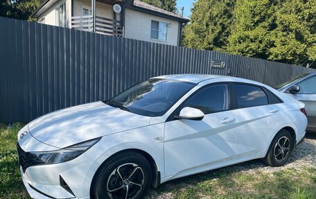 Hyundai Elantra, 2022 год, 1 750 000 рублей, 2 фотография