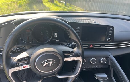 Hyundai Elantra, 2022 год, 1 750 000 рублей, 6 фотография