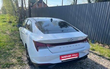 Hyundai Elantra, 2022 год, 1 750 000 рублей, 3 фотография