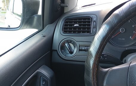 Volkswagen Polo VI (EU Market), 2013 год, 500 000 рублей, 11 фотография