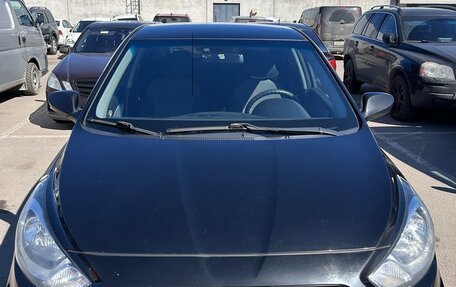 Hyundai Solaris II рестайлинг, 2011 год, 880 000 рублей, 3 фотография