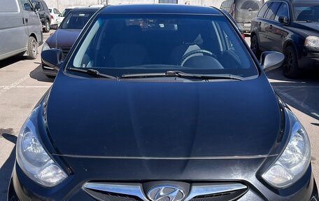 Hyundai Solaris II рестайлинг, 2011 год, 880 000 рублей, 10 фотография