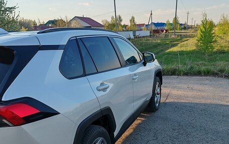 Toyota RAV4, 2020 год, 3 150 000 рублей, 8 фотография