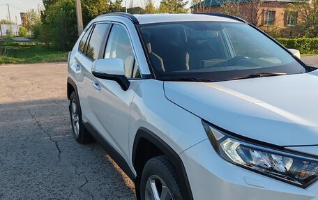 Toyota RAV4, 2020 год, 3 150 000 рублей, 6 фотография
