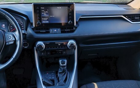 Toyota RAV4, 2020 год, 3 150 000 рублей, 14 фотография