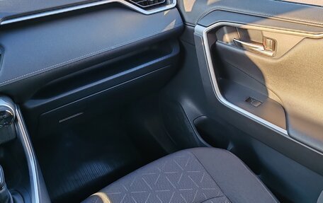 Toyota RAV4, 2020 год, 3 150 000 рублей, 15 фотография