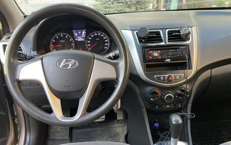 Hyundai Solaris II рестайлинг, 2011 год, 750 000 рублей, 5 фотография