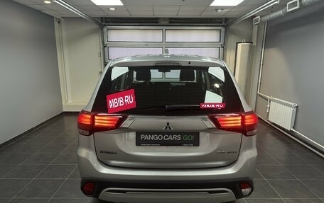 Mitsubishi Outlander III рестайлинг 3, 2019 год, 2 075 000 рублей, 5 фотография