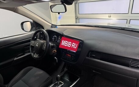 Mitsubishi Outlander III рестайлинг 3, 2019 год, 2 075 000 рублей, 19 фотография