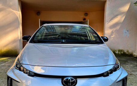 Toyota Prius IV XW50, 2018 год, 2 200 000 рублей, 1 фотография