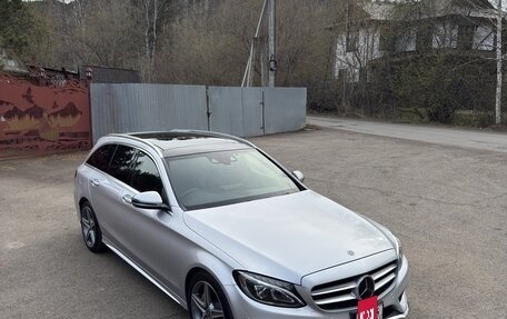 Mercedes-Benz C-Класс, 2017 год, 1 950 000 рублей, 4 фотография