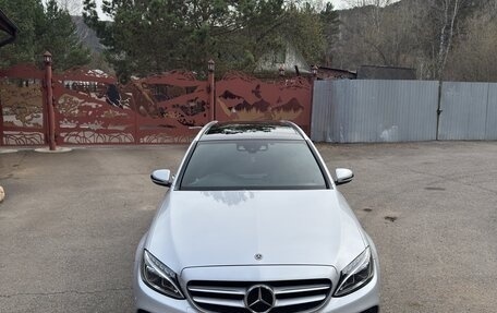 Mercedes-Benz C-Класс, 2017 год, 1 950 000 рублей, 3 фотография