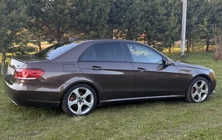 Mercedes-Benz E-Класс, 2013 год, 2 350 000 рублей, 4 фотография