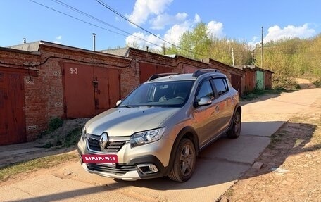 Renault Sandero II рестайлинг, 2019 год, 1 350 000 рублей, 2 фотография