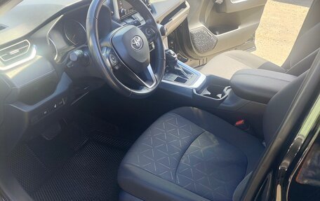 Toyota RAV4, 2020 год, 3 800 000 рублей, 5 фотография
