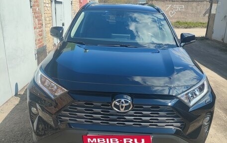 Toyota RAV4, 2020 год, 3 800 000 рублей, 12 фотография