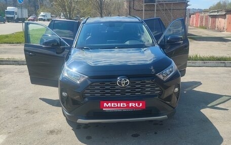Toyota RAV4, 2020 год, 3 800 000 рублей, 7 фотография