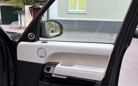 Land Rover Range Rover IV рестайлинг, 2016 год, 3 500 000 рублей, 14 фотография