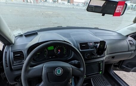 Skoda Fabia II, 2011 год, 450 000 рублей, 13 фотография