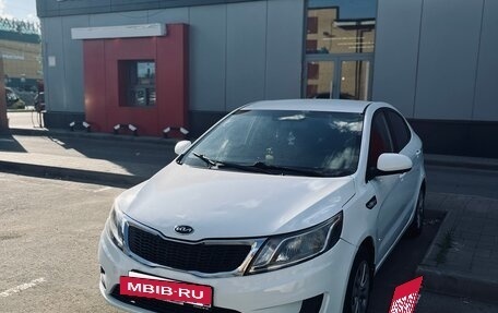KIA Rio III рестайлинг, 2013 год, 599 000 рублей, 2 фотография