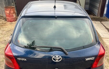 Toyota Yaris III рестайлинг, 2007 год, 495 000 рублей, 9 фотография