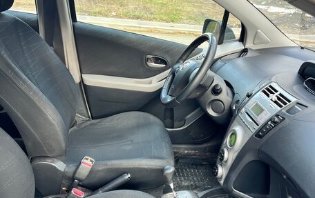 Toyota Yaris III рестайлинг, 2007 год, 495 000 рублей, 14 фотография