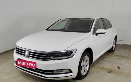 Volkswagen Passat B8 рестайлинг, 2017 год, 1 580 000 рублей, 3 фотография