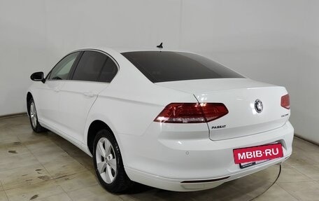 Volkswagen Passat B8 рестайлинг, 2017 год, 1 580 000 рублей, 4 фотография
