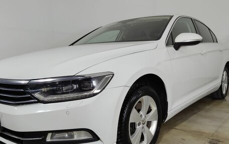Volkswagen Passat B8 рестайлинг, 2017 год, 1 580 000 рублей, 20 фотография