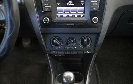 Skoda Rapid I, 2015 год, 999 000 рублей, 20 фотография