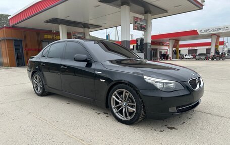 BMW 5 серия, 2008 год, 900 000 рублей, 1 фотография