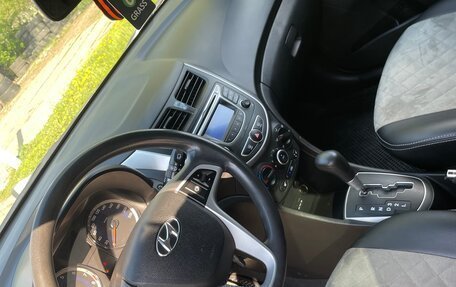 Hyundai Solaris II рестайлинг, 2014 год, 990 000 рублей, 6 фотография