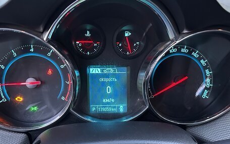 Chevrolet Cruze II, 2013 год, 535 000 рублей, 4 фотография