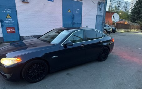 BMW 5 серия, 2011 год, 1 300 000 рублей, 2 фотография