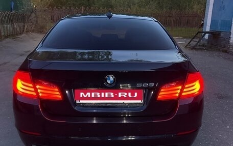 BMW 5 серия, 2011 год, 1 300 000 рублей, 3 фотография