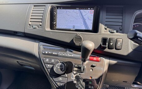 Toyota ISis I, 2015 год, 1 598 000 рублей, 10 фотография
