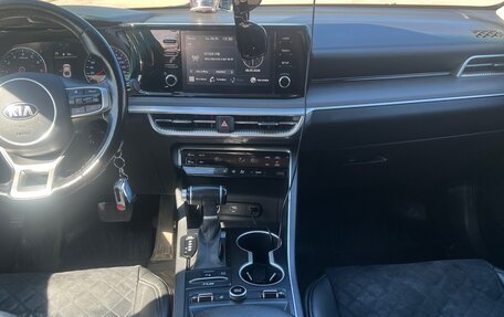 KIA K5, 2020 год, 2 400 000 рублей, 6 фотография