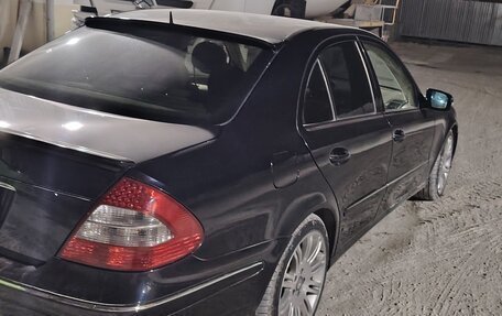 Mercedes-Benz E-Класс, 2002 год, 900 000 рублей, 3 фотография