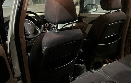 Mitsubishi Grandis, 2008 год, 390 000 рублей, 13 фотография