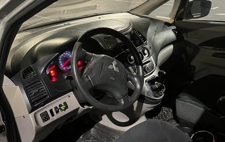 Mitsubishi Grandis, 2008 год, 390 000 рублей, 9 фотография