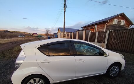 Toyota Aqua I, 2014 год, 900 000 рублей, 3 фотография