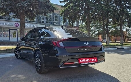 Hyundai Sonata VIII, 2021 год, 2 700 000 рублей, 2 фотография