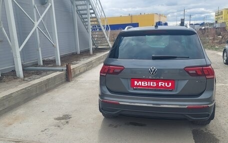 Volkswagen Tiguan II, 2021 год, 3 300 000 рублей, 4 фотография