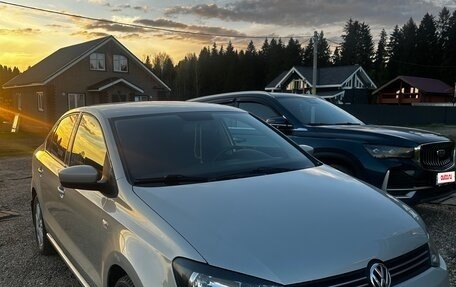 Volkswagen Polo VI (EU Market), 2011 год, 730 000 рублей, 3 фотография