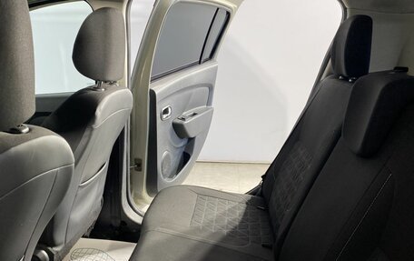 Renault Sandero II рестайлинг, 2016 год, 799 000 рублей, 23 фотография